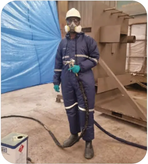 Pintura airless con mono impermeable